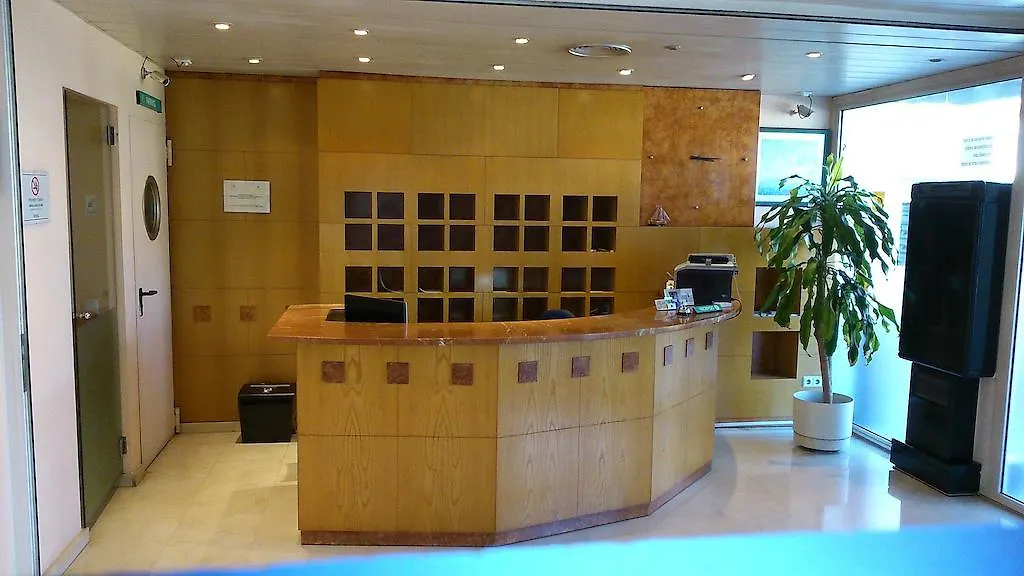 Hotel Montmelo 2*,